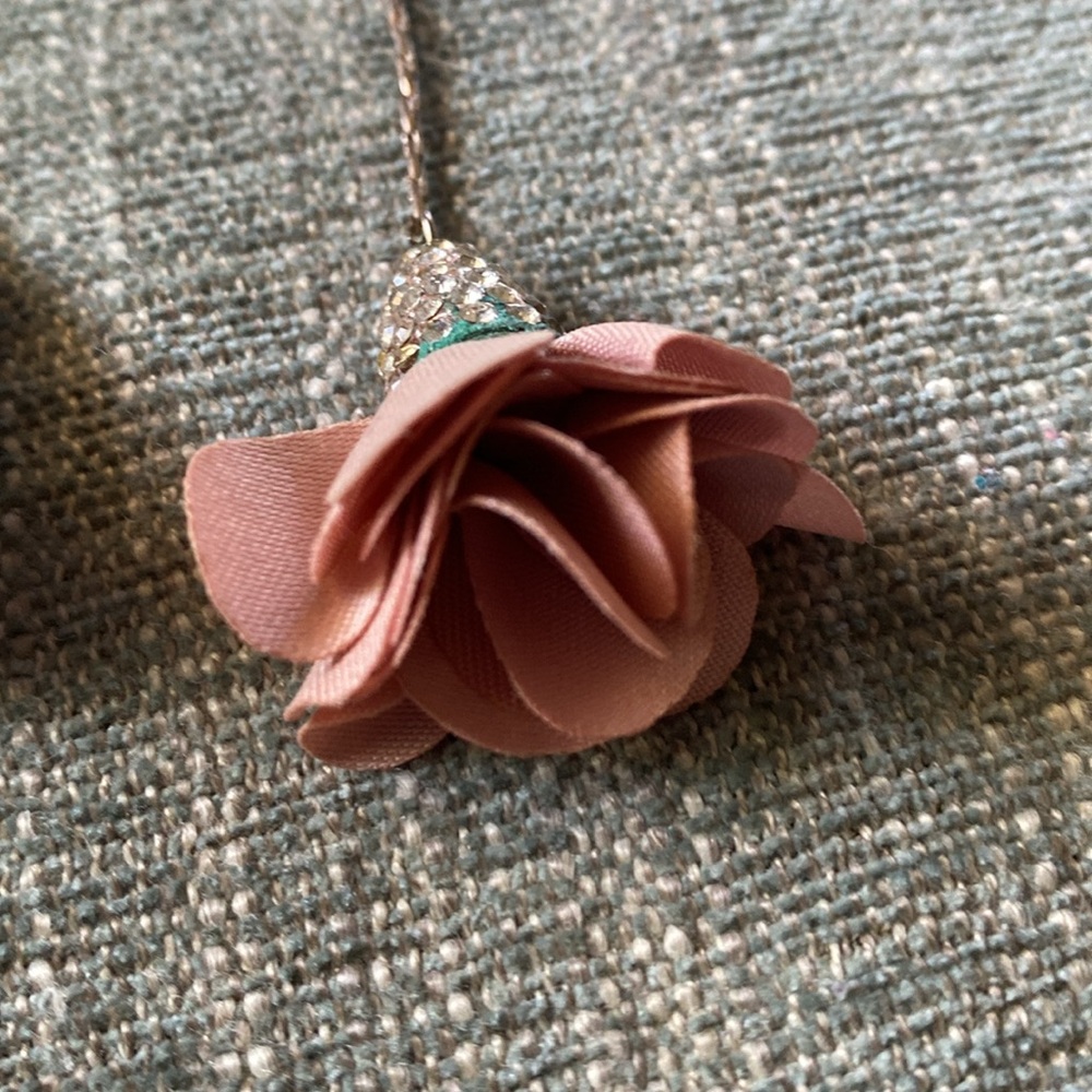 Beautiful floral INC earrings - Picture 2 of 6